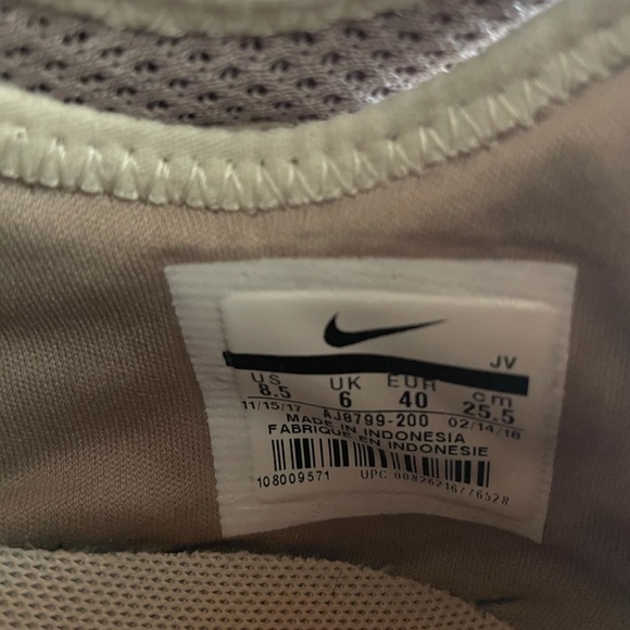 NIke runners - Picture 4 of 8